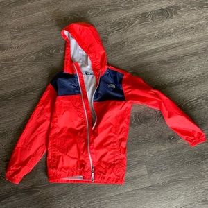 The Northface Boys LG rain jacket